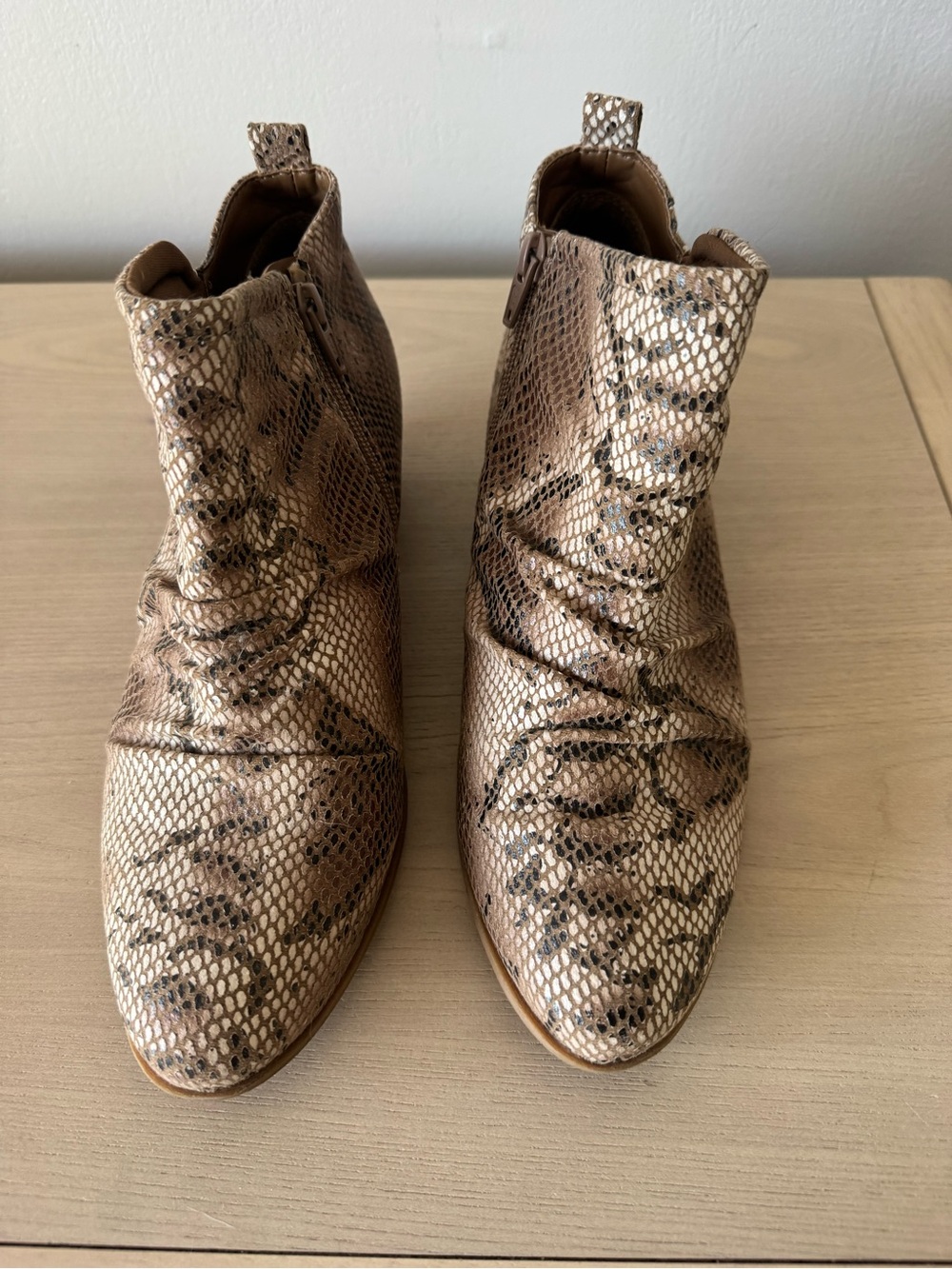 Baretraps Grafton Brown Snakeskin Print Ankle Booties / Size 8.5